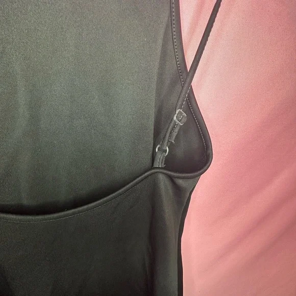 Halter Body-con Black Dress - Picture 3 of 4